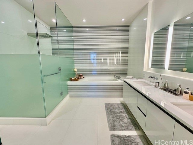 1118 Ala Moana Boulevard 3403