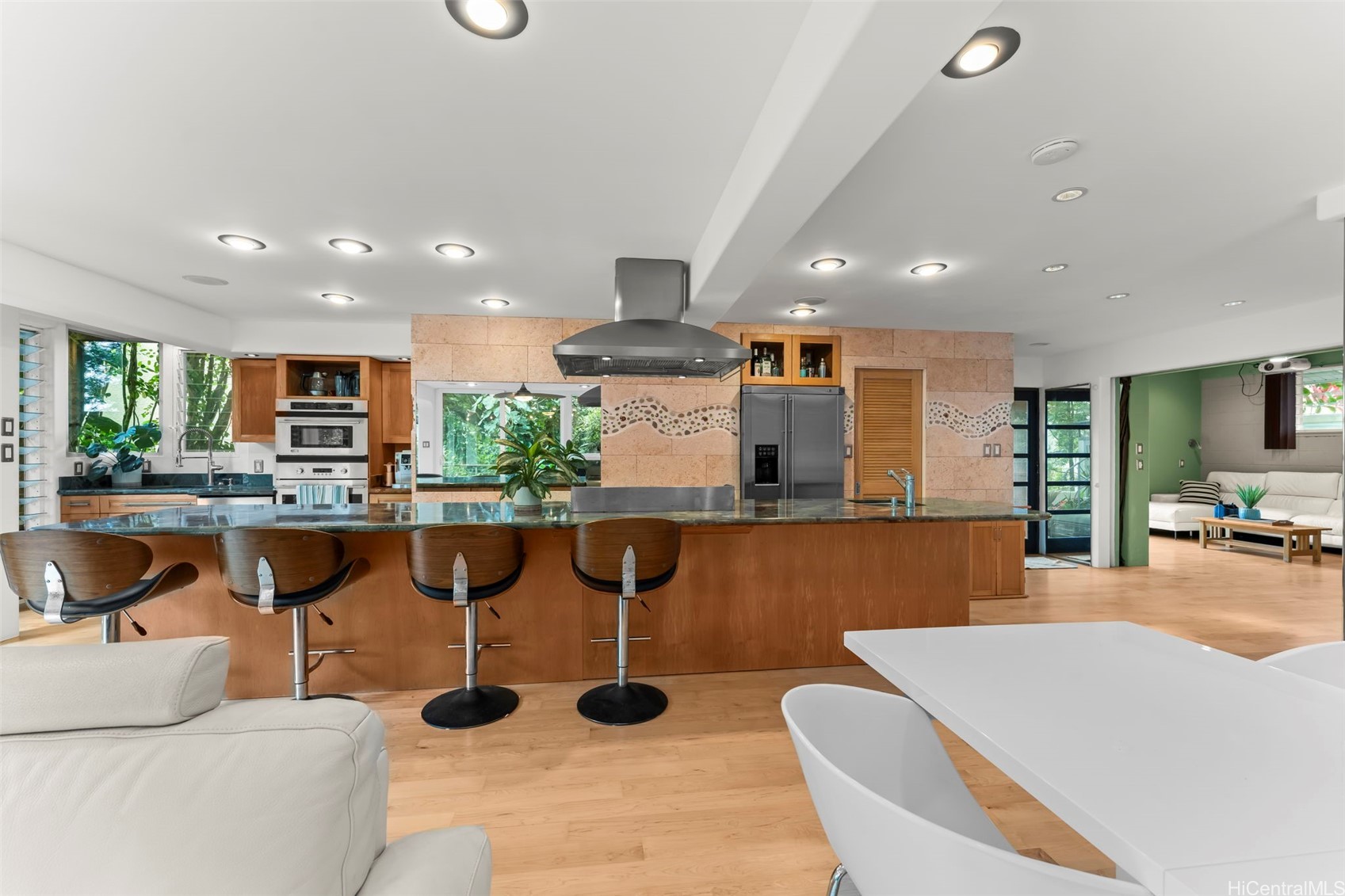 3233 Allan Place