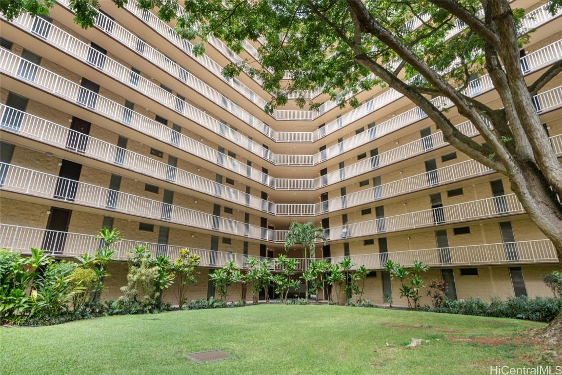 Waikalani Woodlands Condominium