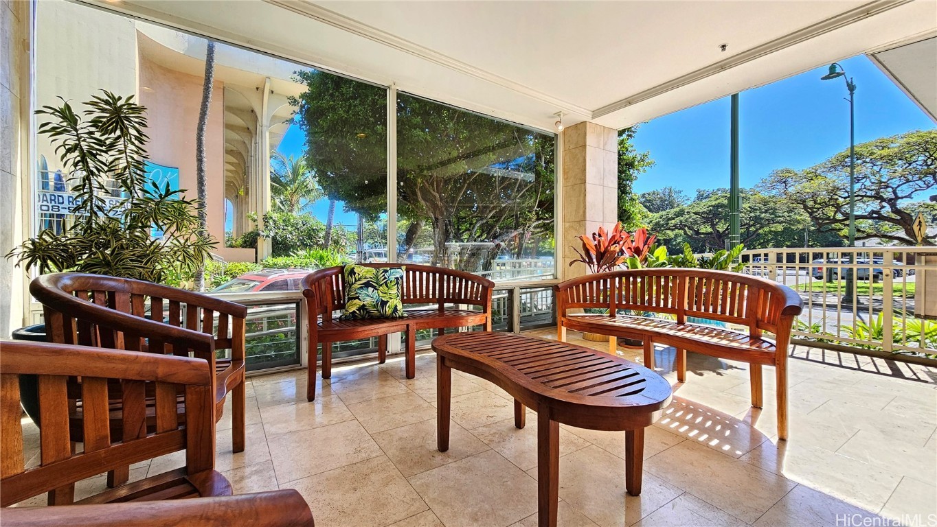 Waikiki Grand Hotel Condominium