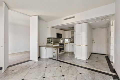 Photo of 225 Queen Street #23E, Honolulu, HI 96813 (MLS # 202606975)