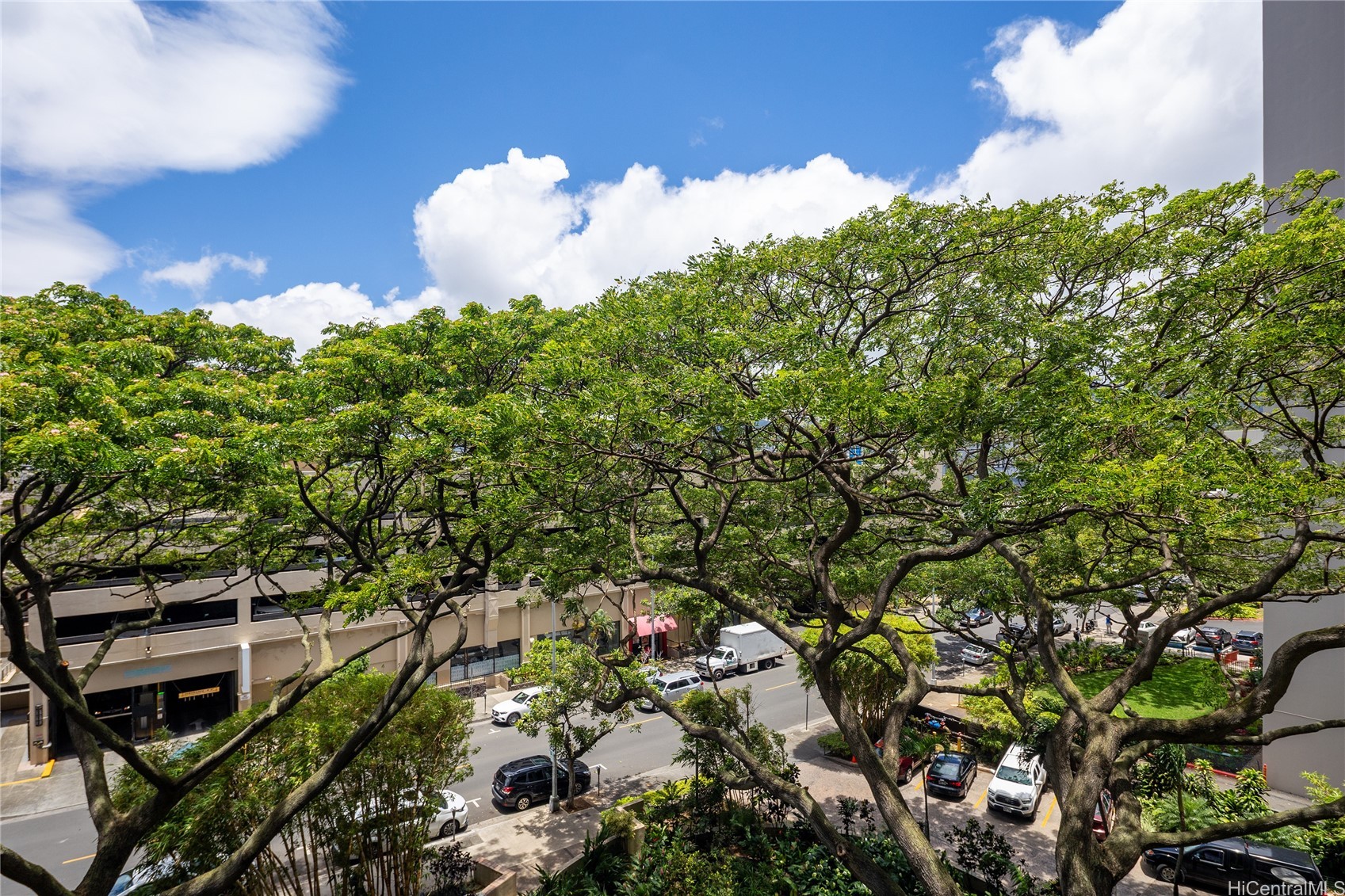 Honolulu Tower Condominium