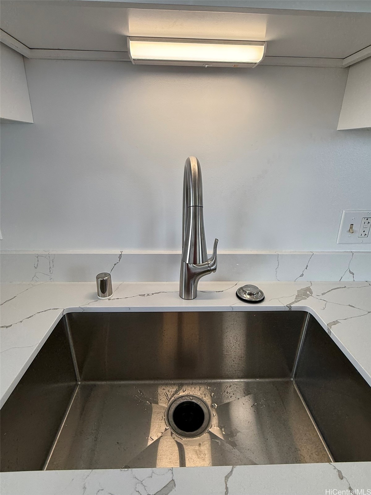 2600 Pualani Way 2005