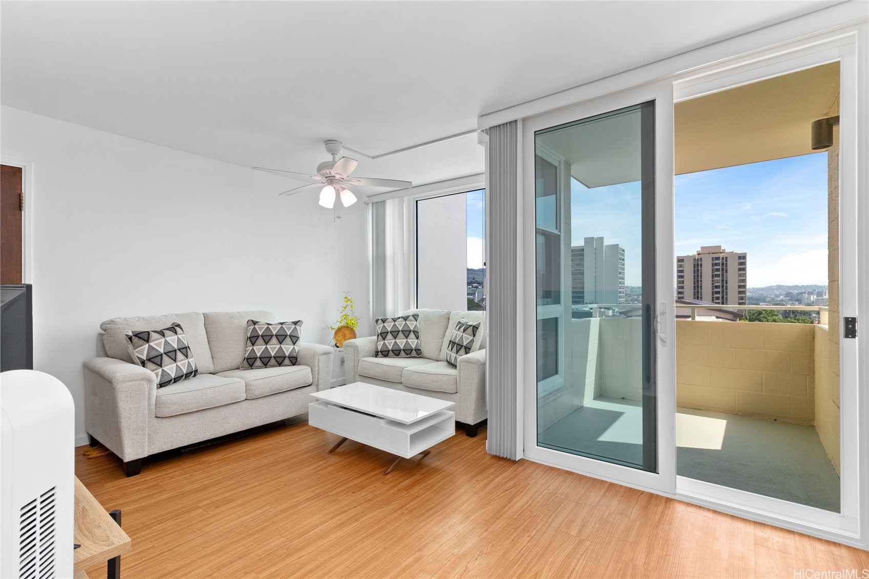 1624 Dole Street 604