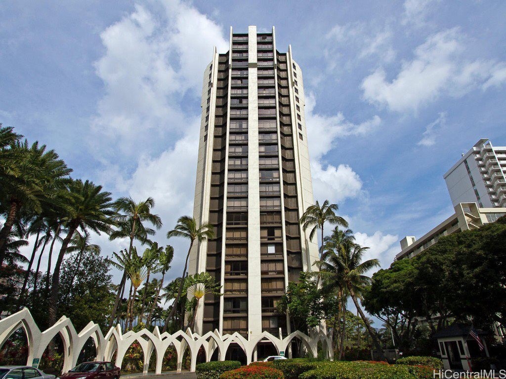 Liliuokalani Gardens Condominium