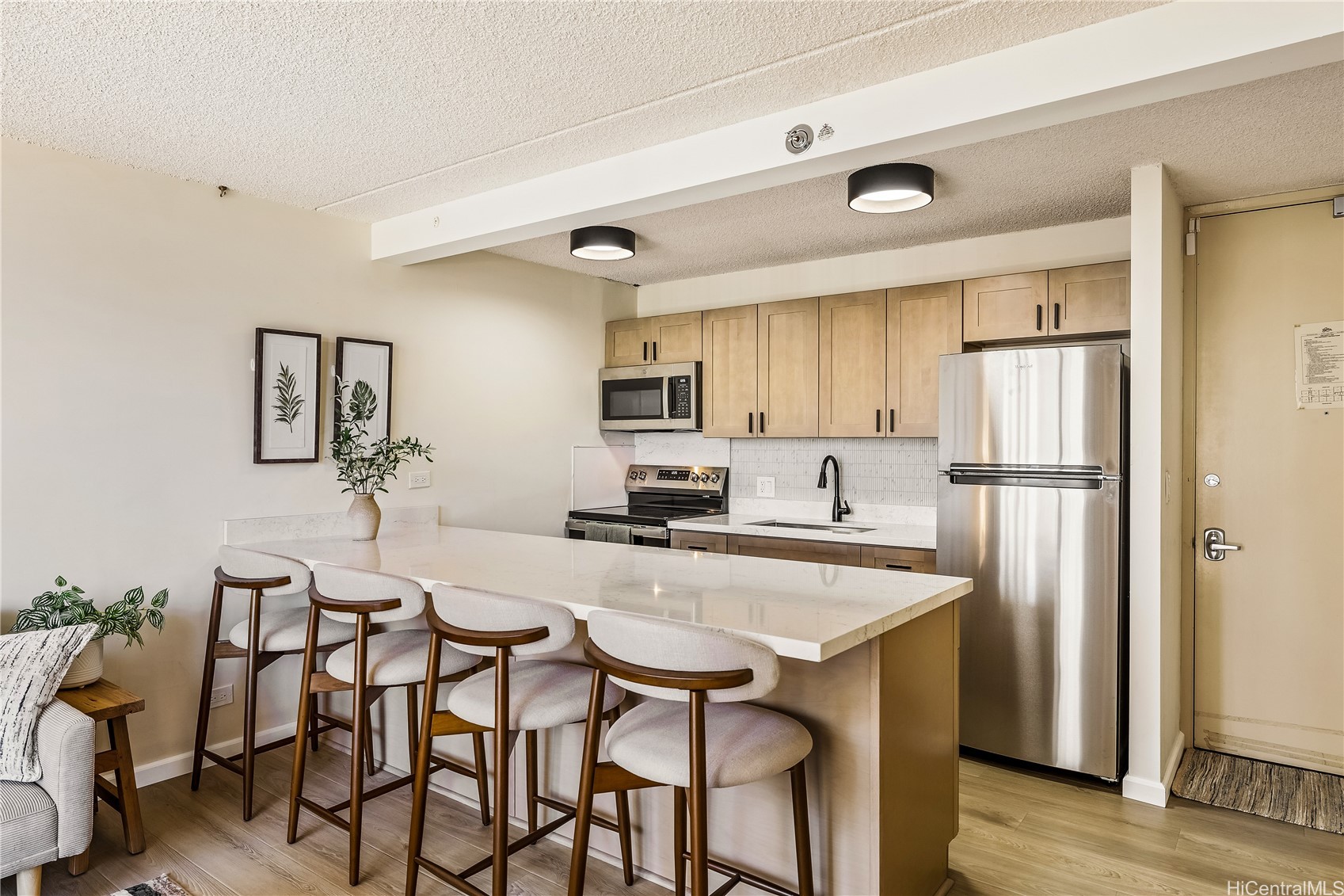 229 Paoakalani Avenue 912