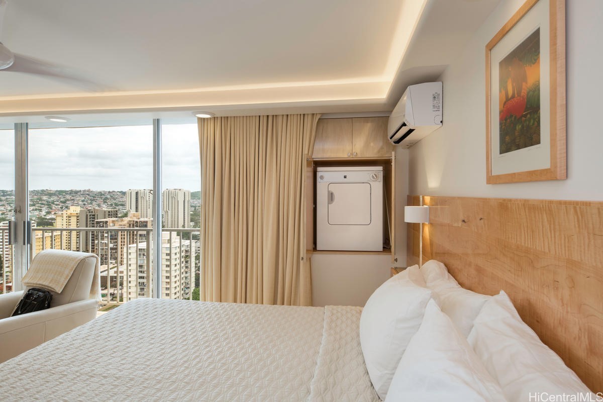 2427 Kuhio Avenue 2408