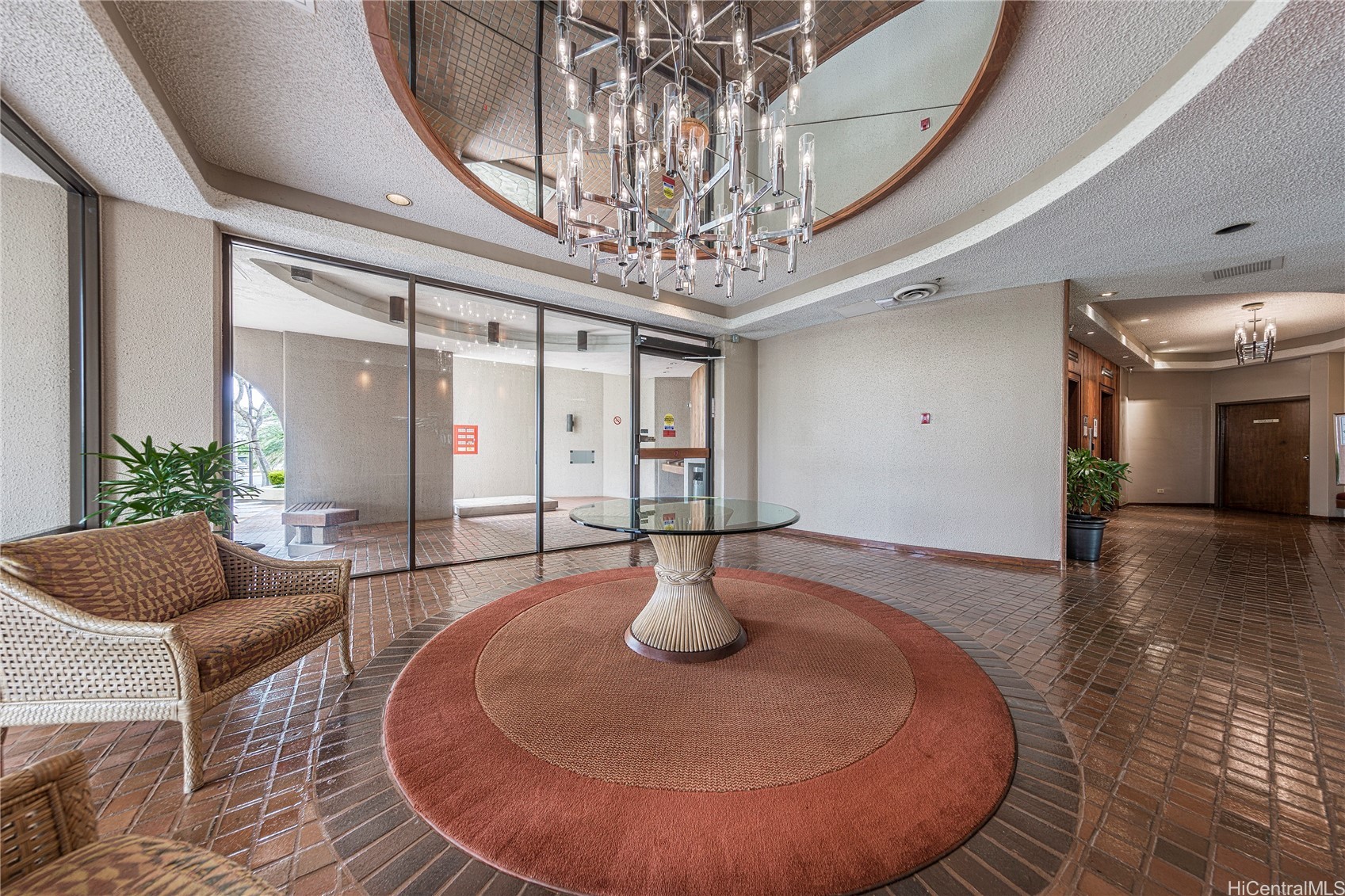 Royal Iolani Condominium