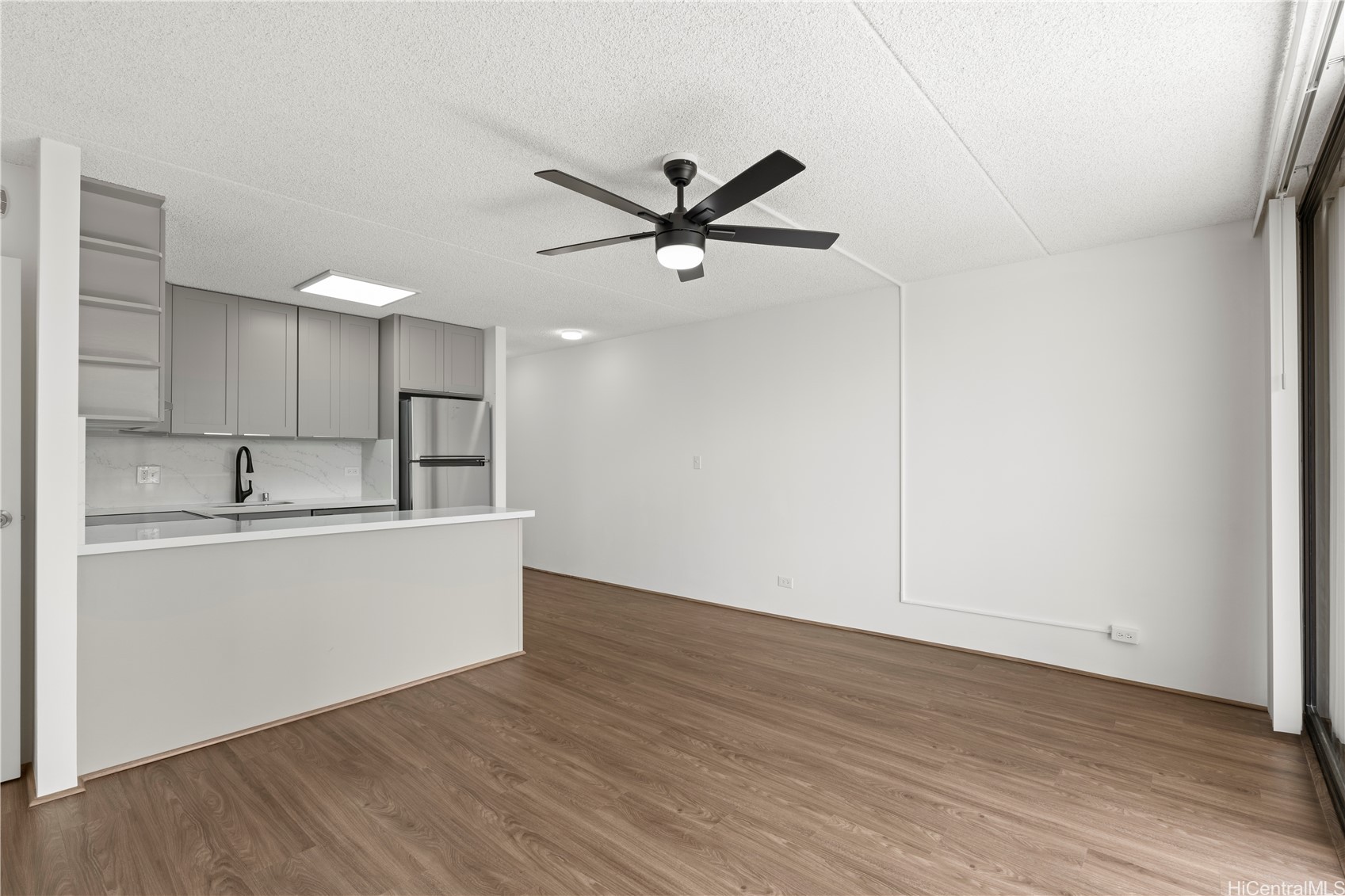 411 Hobron Lane 1506