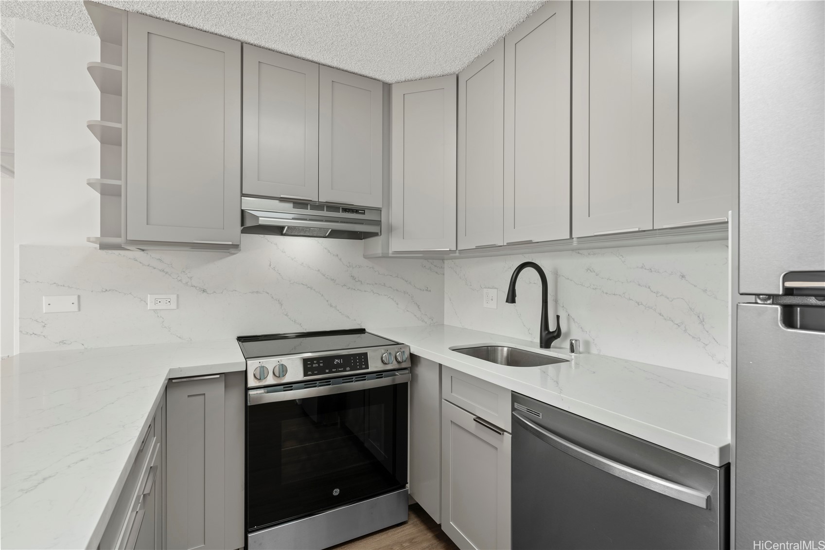 411 Hobron Lane 1506