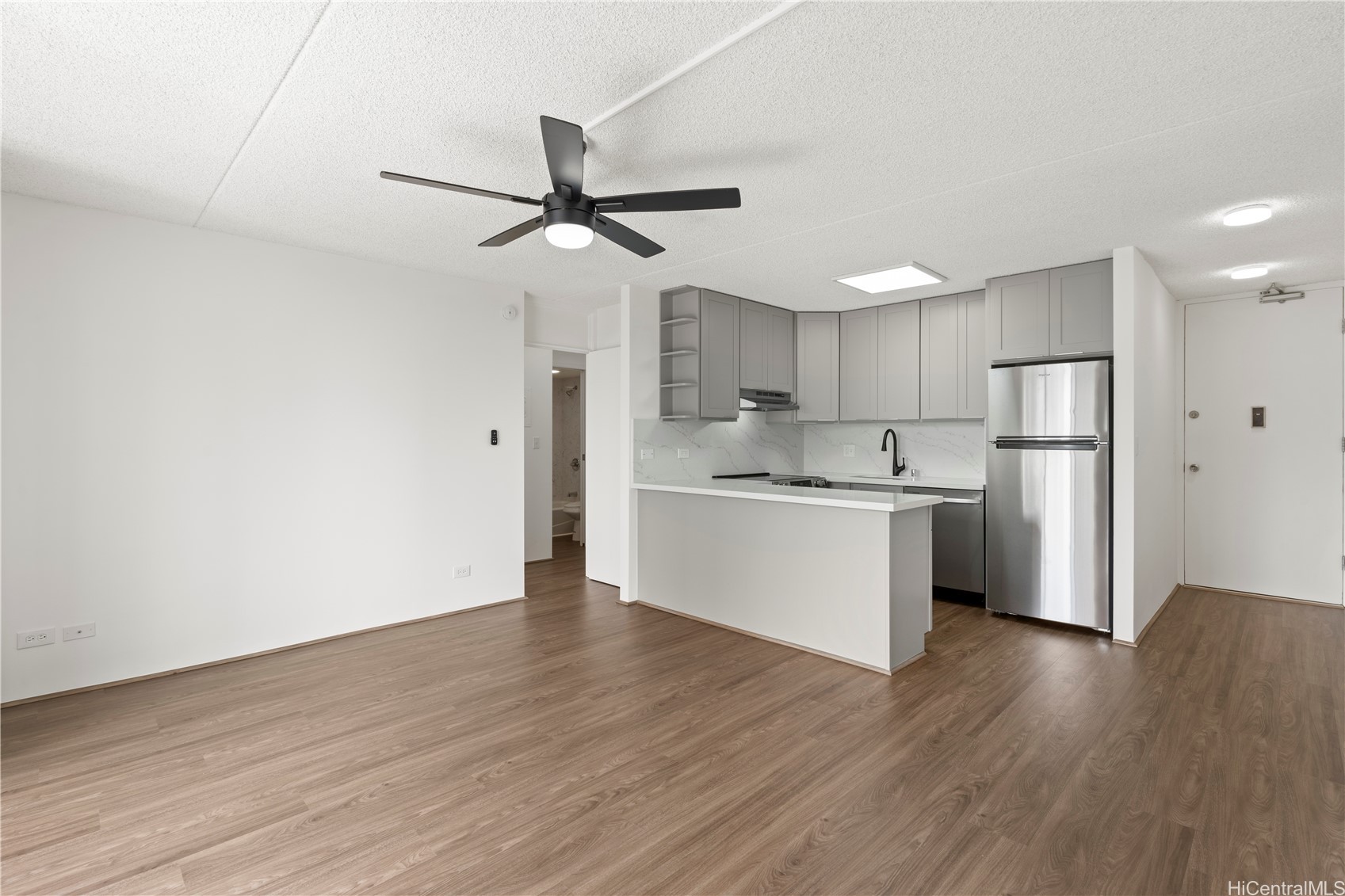 411 Hobron Lane 1506