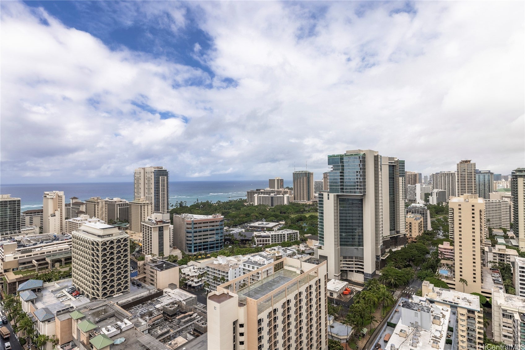 2240 Kuhio Avenue 3306
