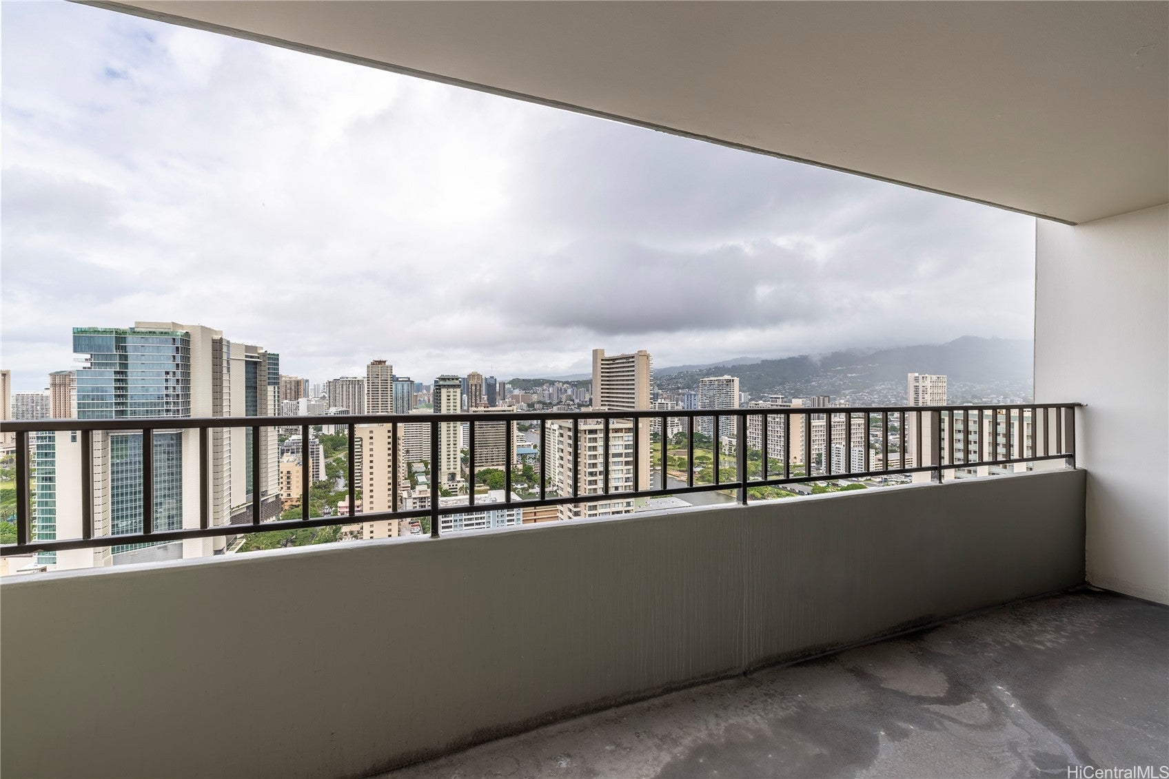 2240 Kuhio Avenue 3306