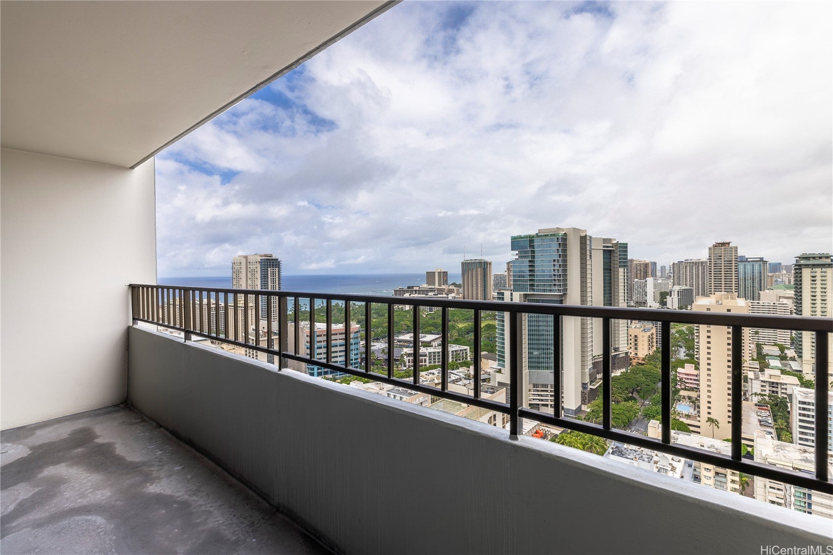 2240 Kuhio Avenue 3306