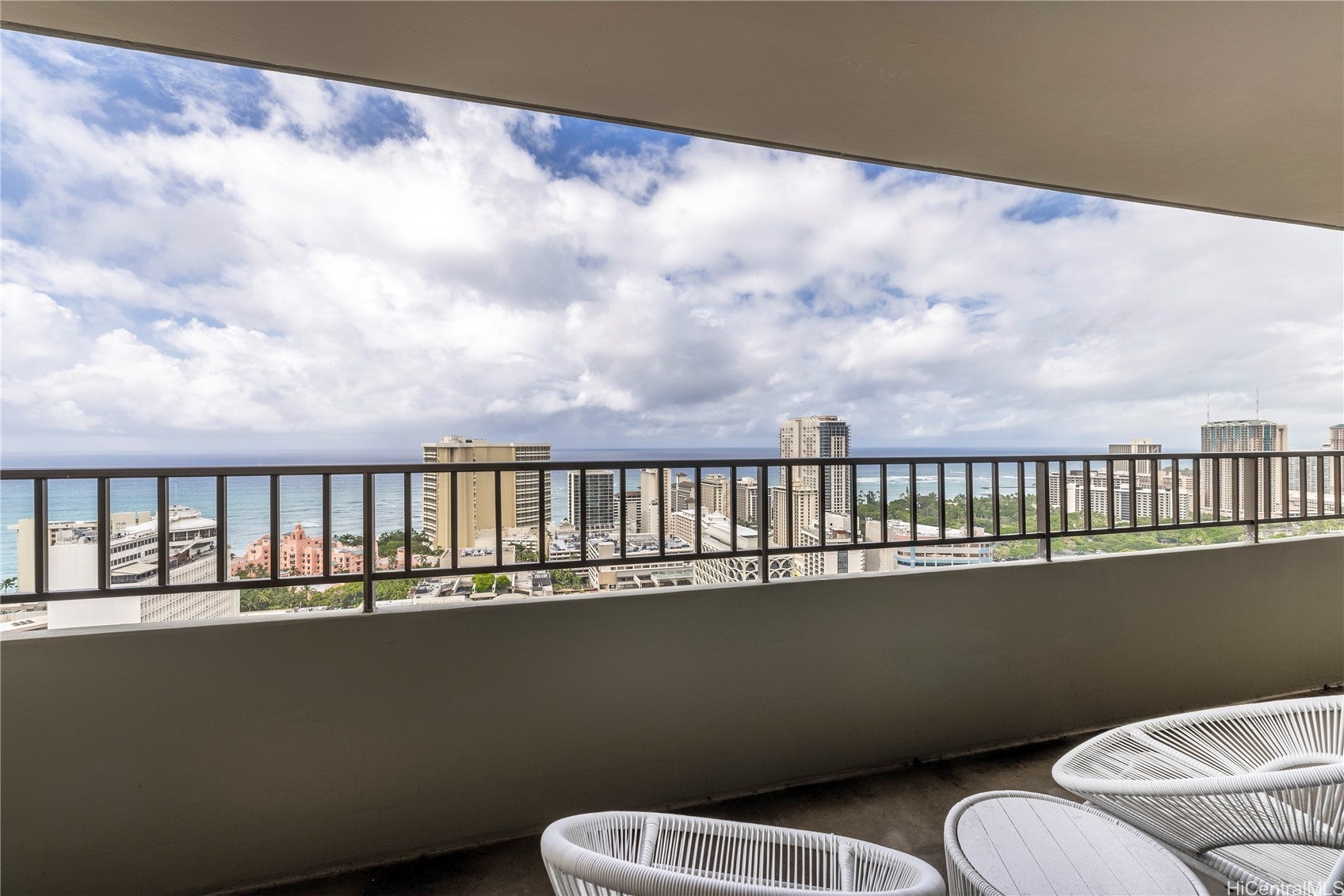 2240 Kuhio Avenue 3306