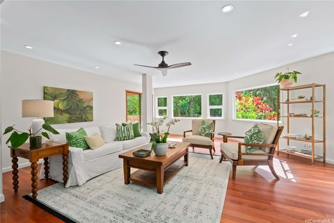 2956 Kaloaluiki Street A Honolulu HI 96822