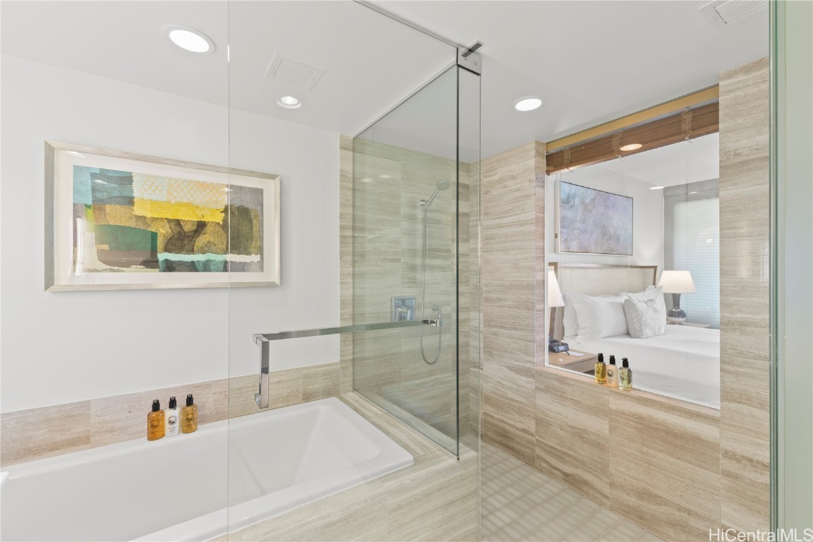 The Ritz-carlton Residences - 383 Kalaimoku Condominium