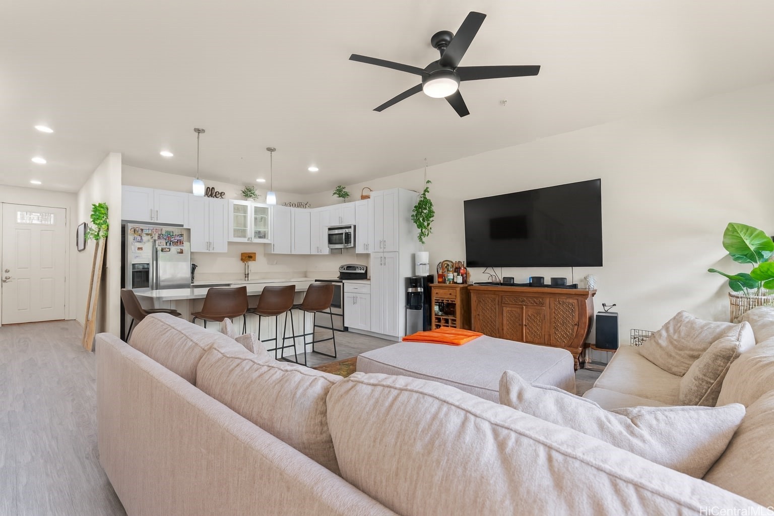 801 Kakala Street 1704