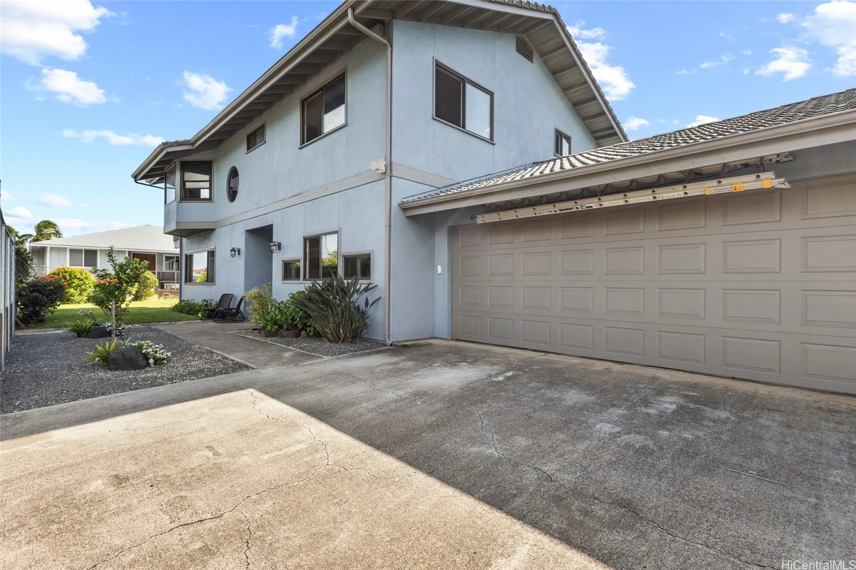 Honolulu, Hawaii 96821, United States, 3 Bedrooms Bedrooms, ,3 BathroomsBathrooms,Residential,Active,92739