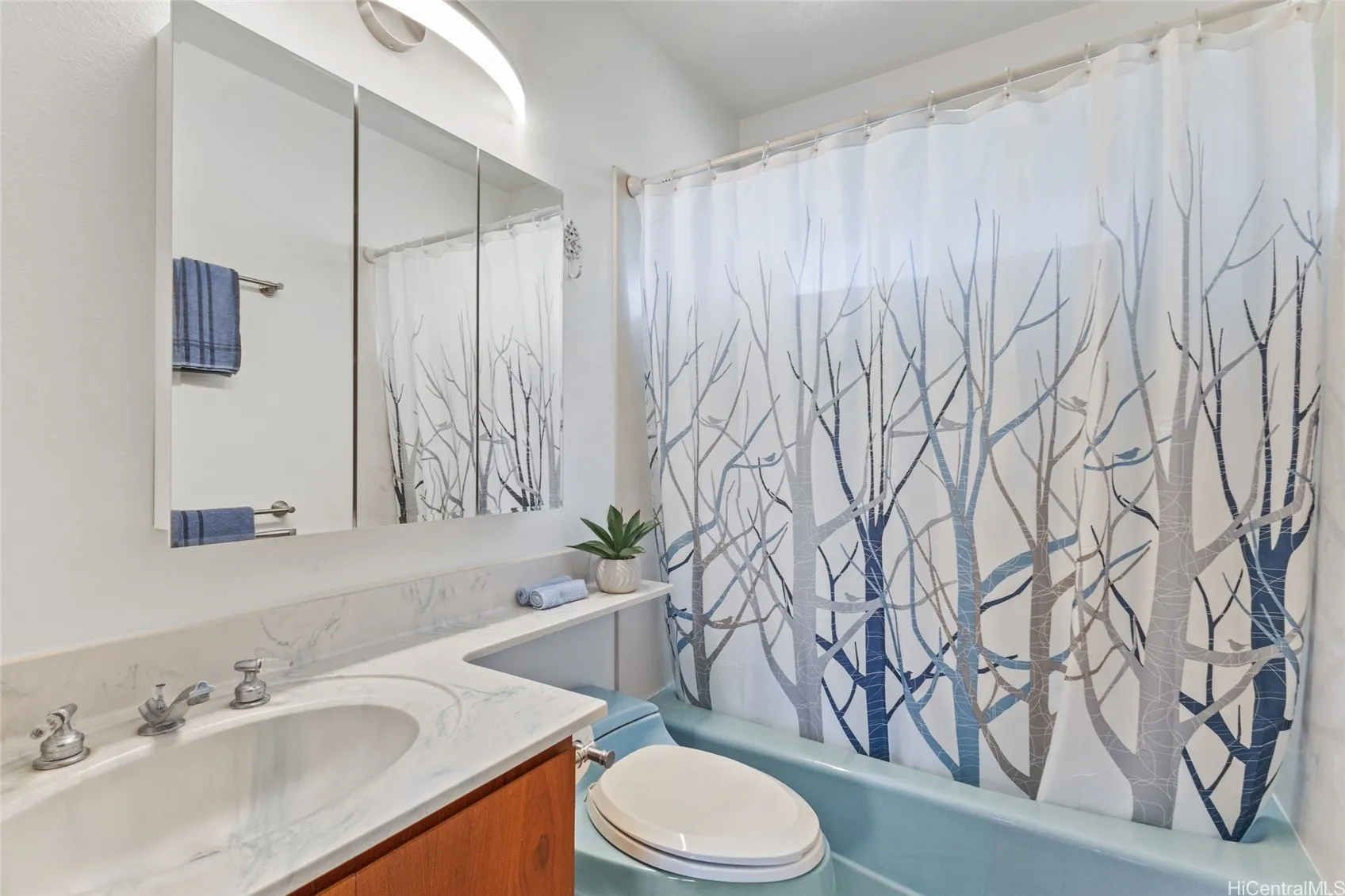 Honolulu, Hawaii 96821, United States, 3 Bedrooms Bedrooms, ,3 BathroomsBathrooms,Residential,Active,92739