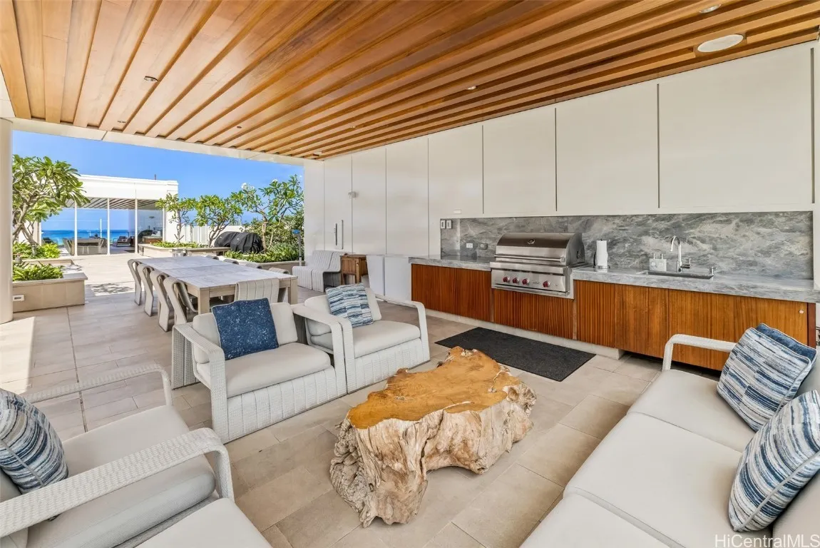 Honolulu, Hawaii 96814, United States, 3 Bedrooms Bedrooms, ,4 BathroomsBathrooms,Residential,Active,23050