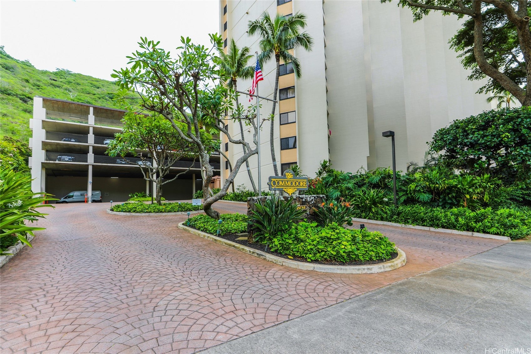555 Hahaione Street 1G