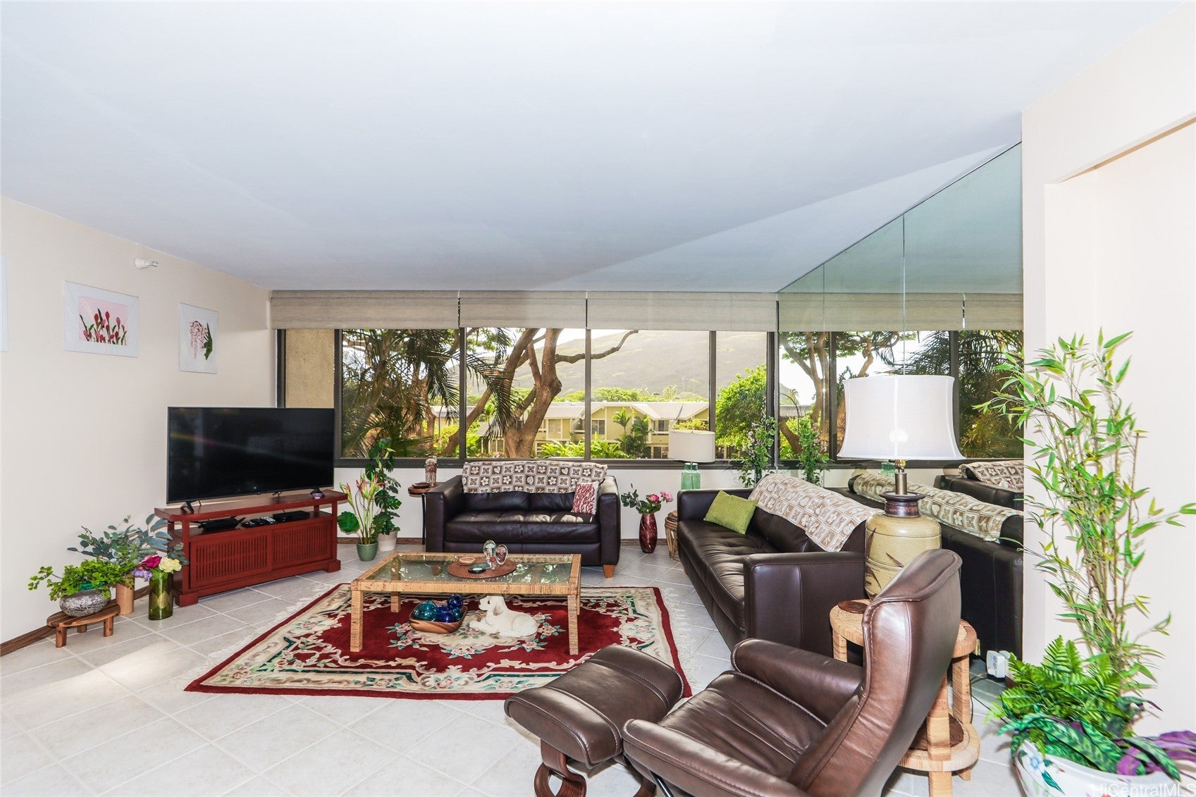 555 Hahaione Street 1G