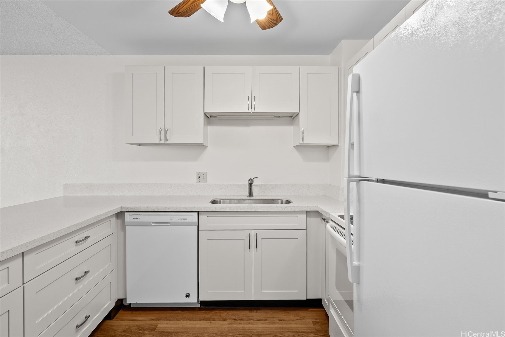 1255 Nuuanu Avenue E2506