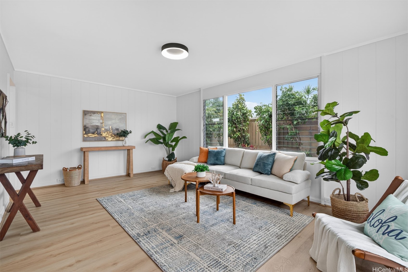 214 Kakahiaka Street