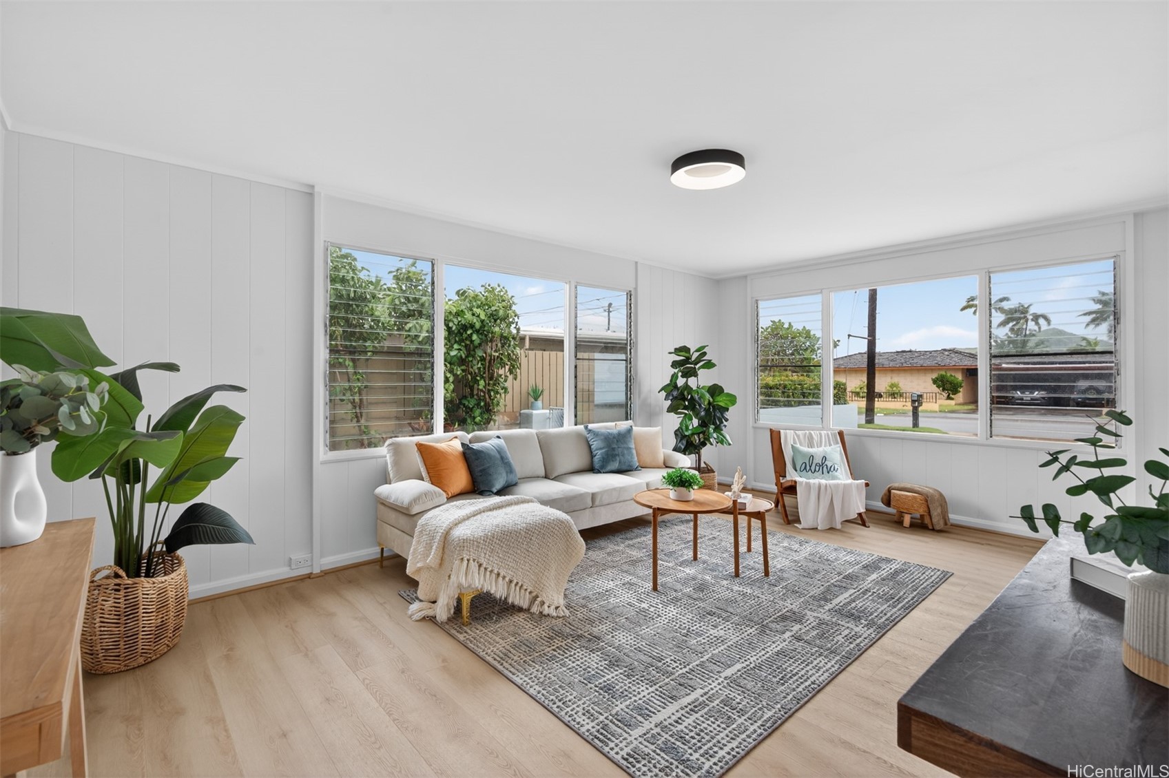 214 Kakahiaka Street