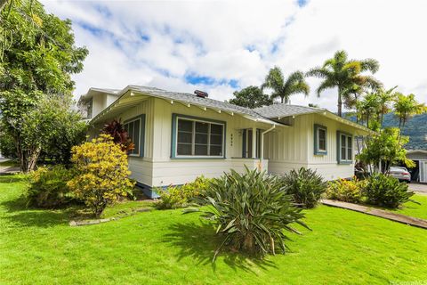 Photo of 2654 Lowrey Avenue, Honolulu, HI 96822 (MLS # 202601727)