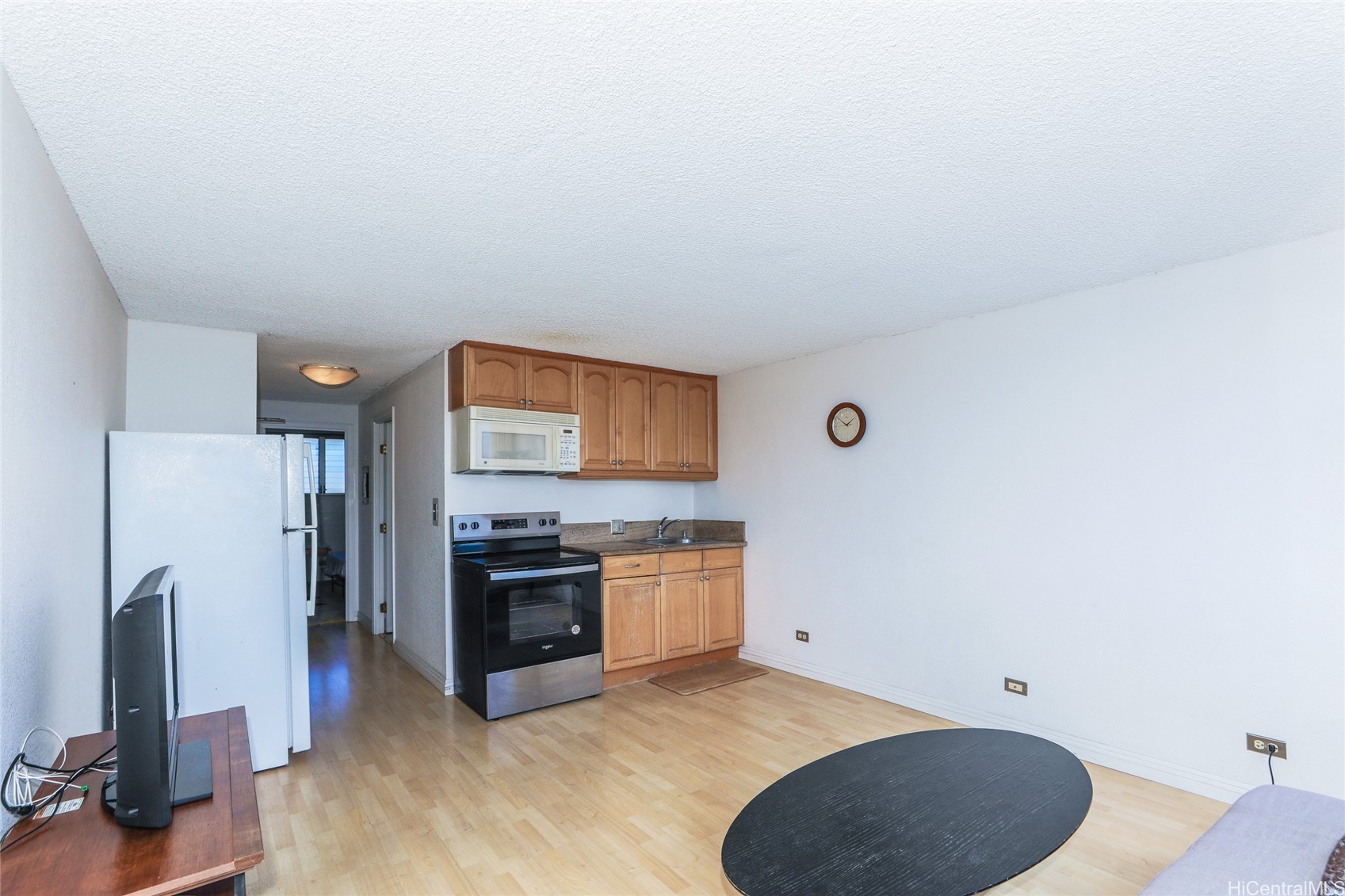 2211 Ala Wai Boulevard 1806