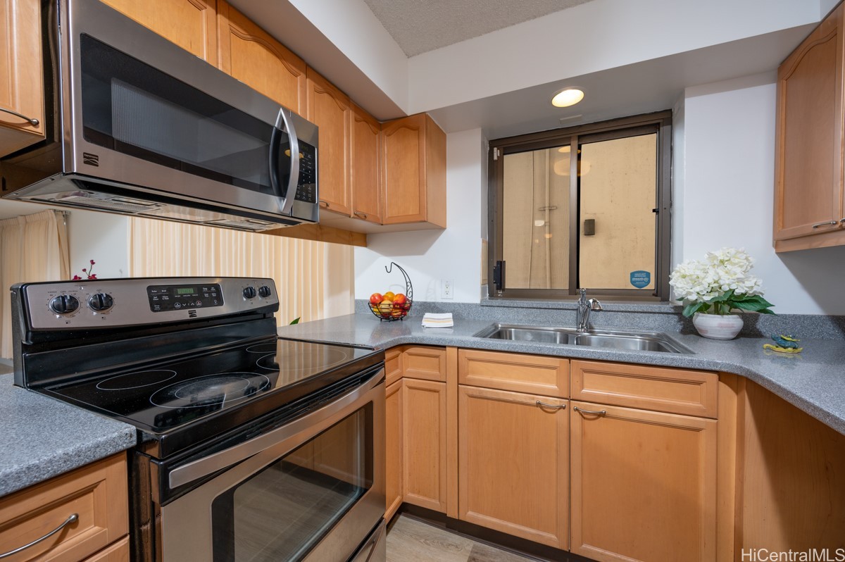 3138 Waialae Avenue 136