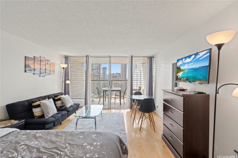 Photo of 445 Seaside Avenue #1814, Honolulu, HI 96815 (MLS # 202527876)