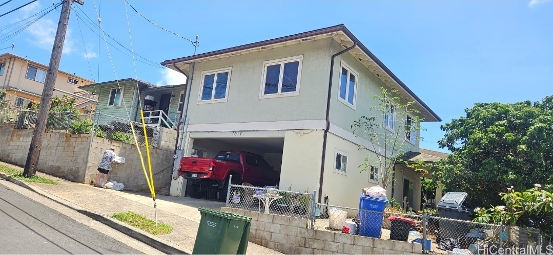 1017 Maluna Street