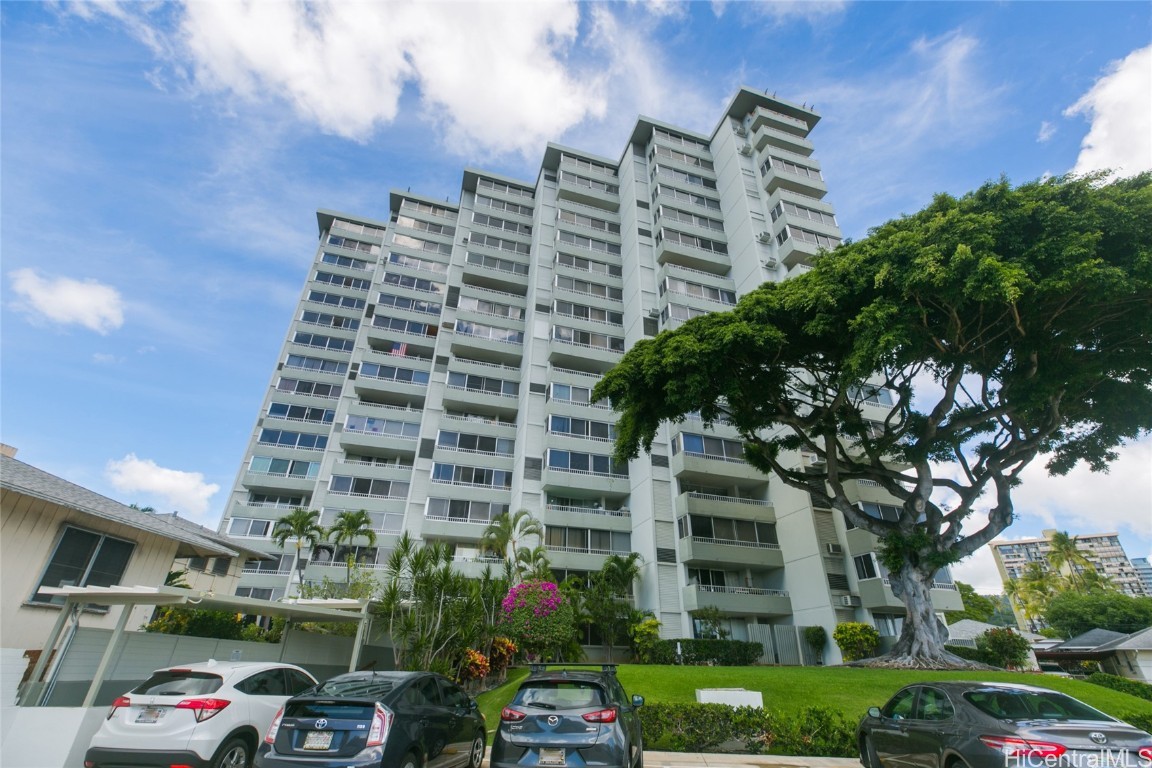 Barclay Condominium