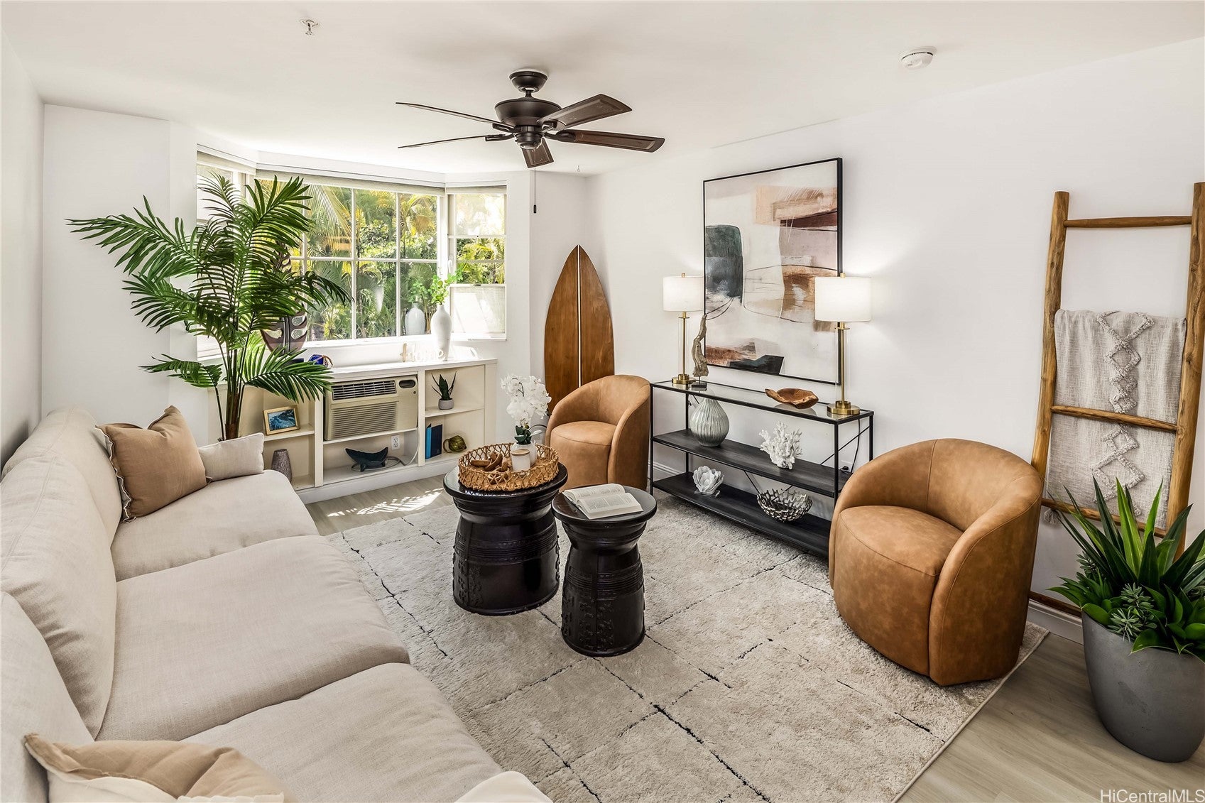 1820 Kaioo Drive A303