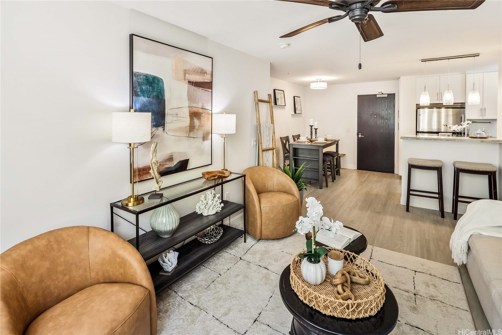 1820 Kaioo Drive A303