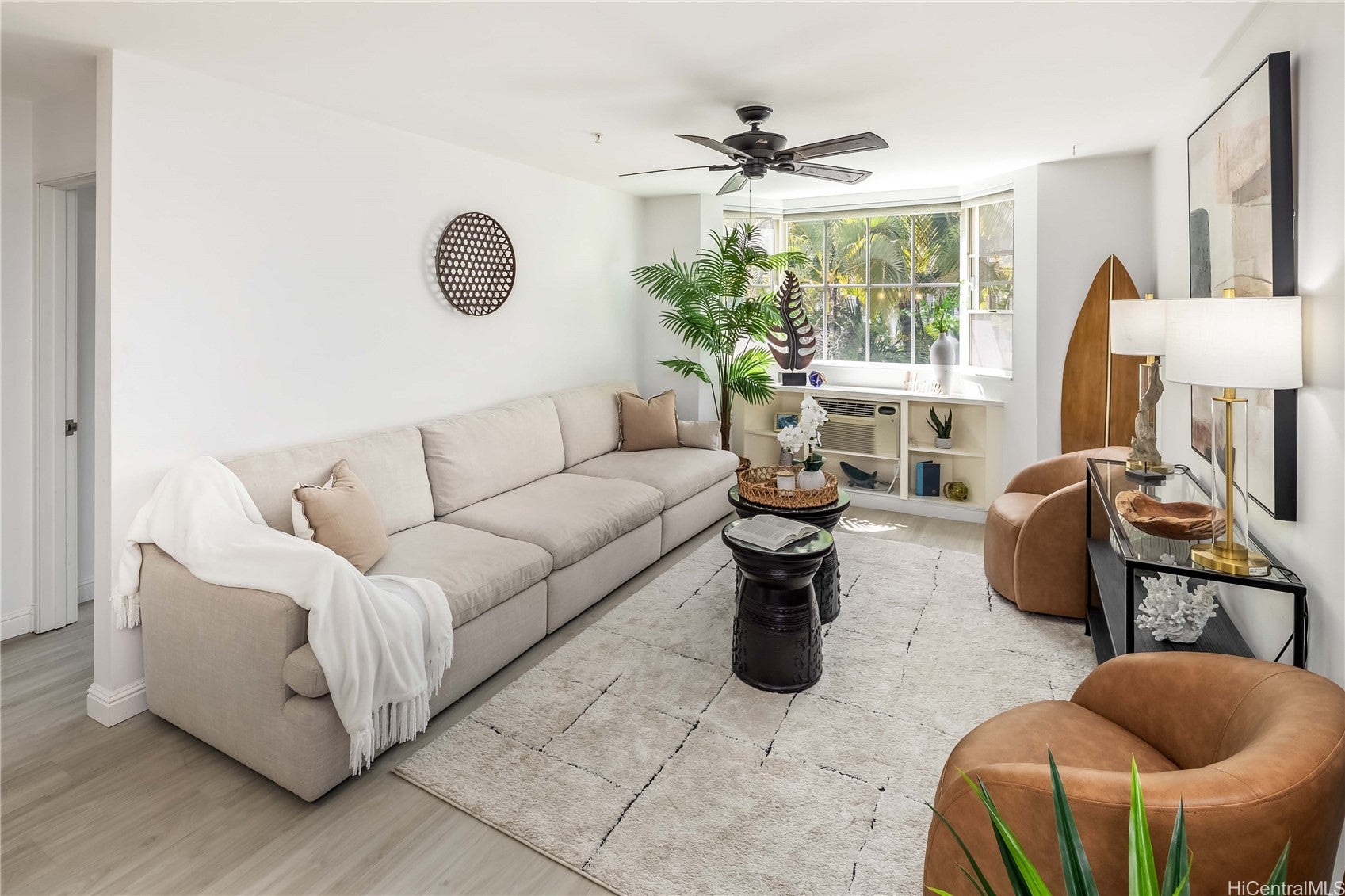 1820 Kaioo Drive A303