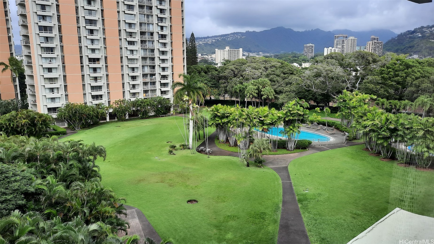 1511 Nuuanu Avenue 724