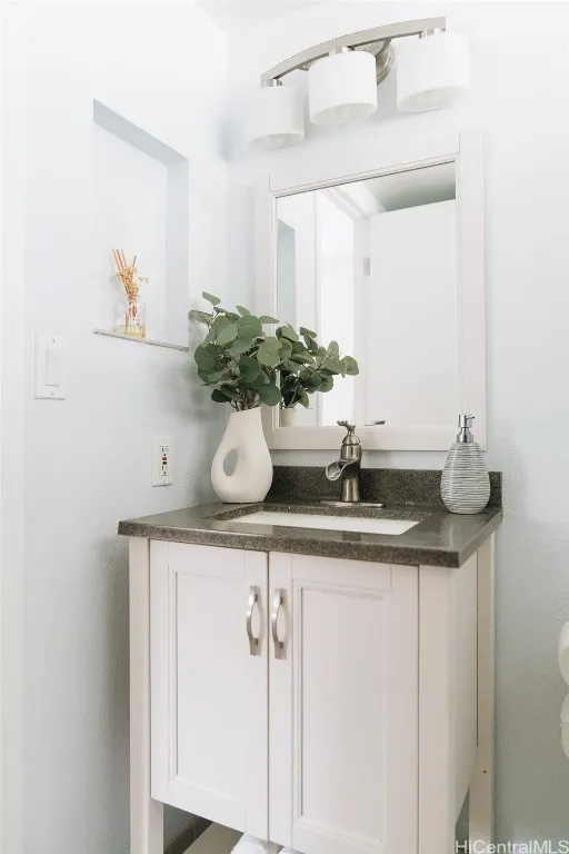 Kailua, Hawaii 96734, United States, 3 Bedrooms Bedrooms, ,2 BathroomsBathrooms,Residential,Pending,82671