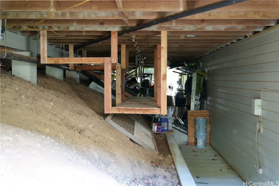 Kailua, Hawaii 96734, United States, 3 Bedrooms Bedrooms, ,2 BathroomsBathrooms,Residential,Pending,82671