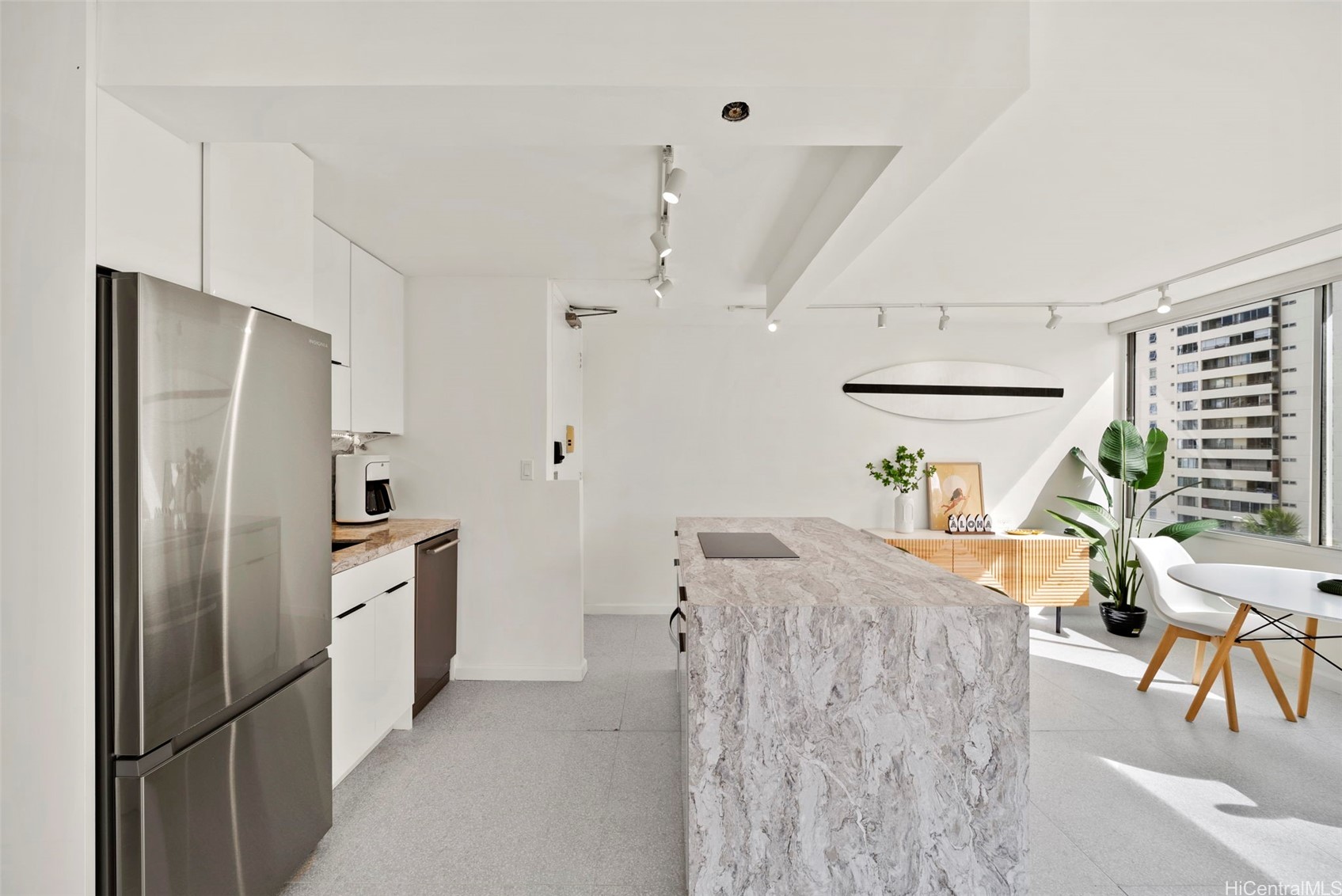 2427 Kuhio Avenue 807