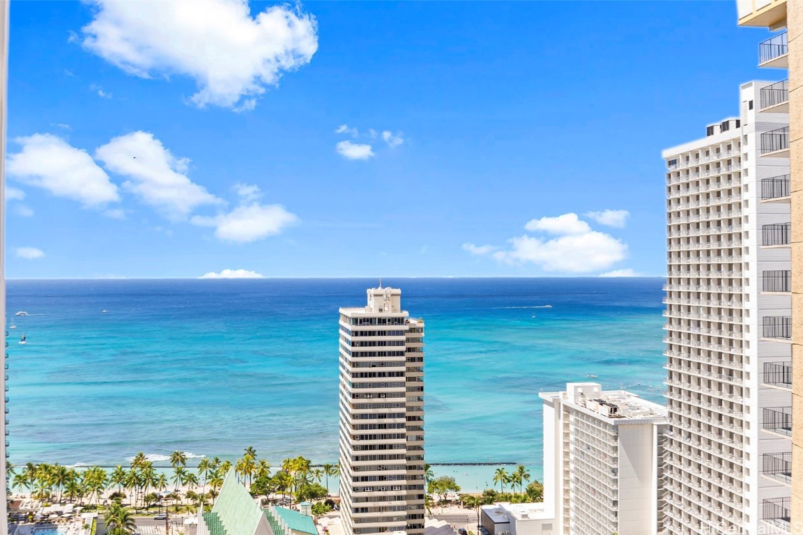 201 Ohua Avenue I-3204