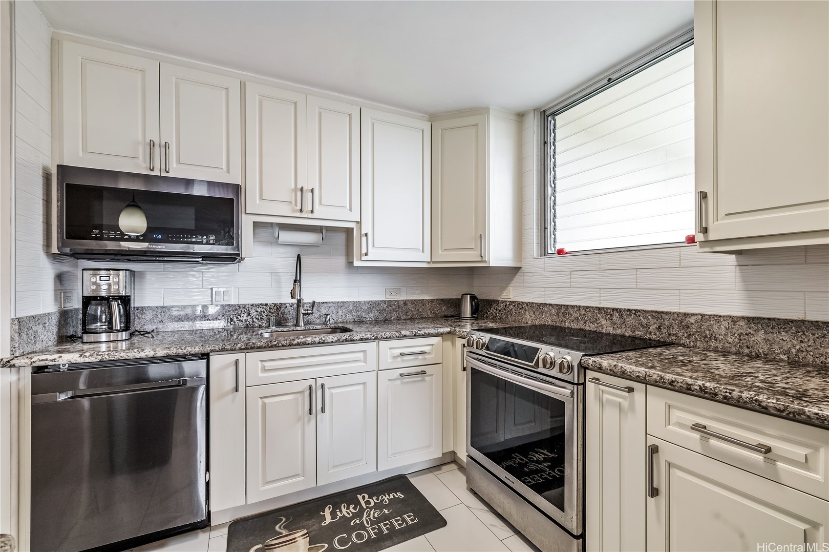 1717 Ala Wai Boulevard PH ii7