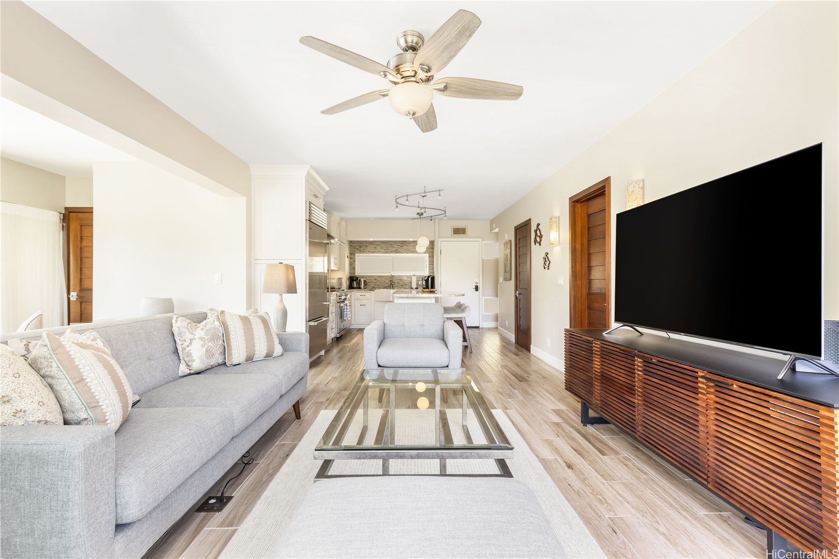 2161 Kalia Road 418