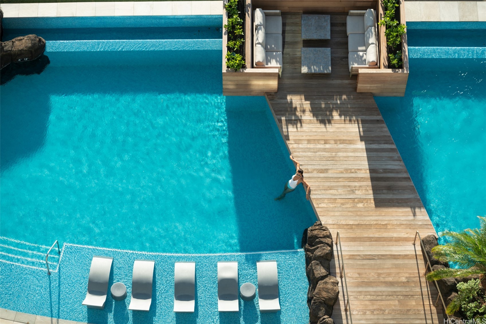 2139 Kuhio Avenue 2701-2711