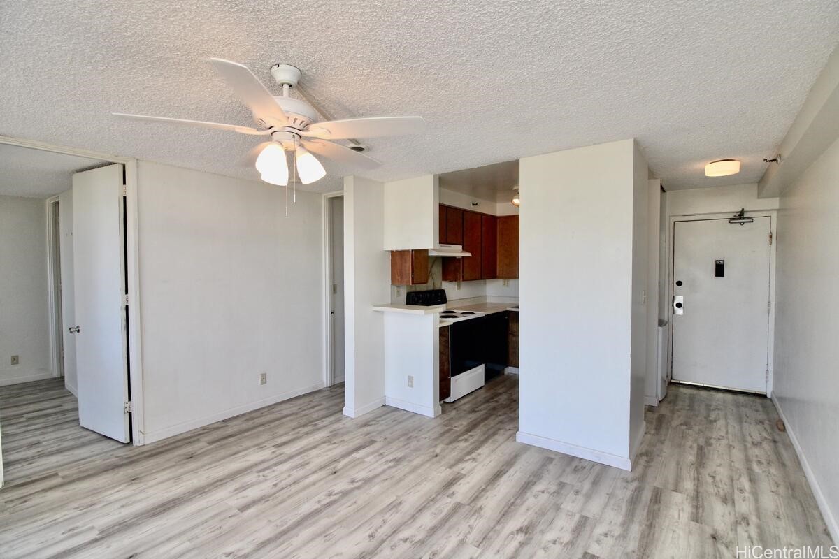 2916 Date Street E-5