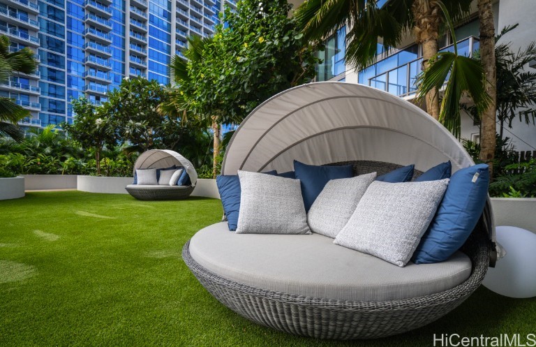 Sky Ala Moana West Residential Lease