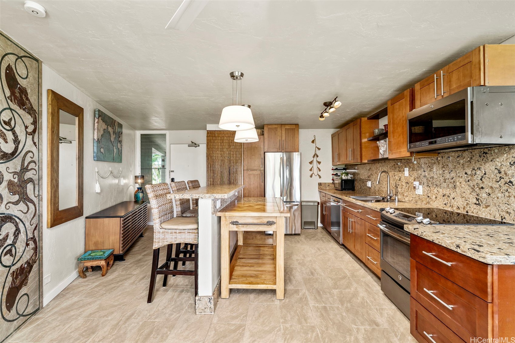 87-561 Farrington Highway 102